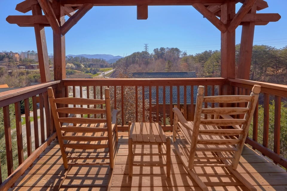 Cabin Master Suite with Private Balcony