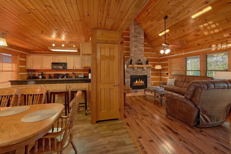 Spacious 4 Bedroom 3 Story Cabin Sleeps 14