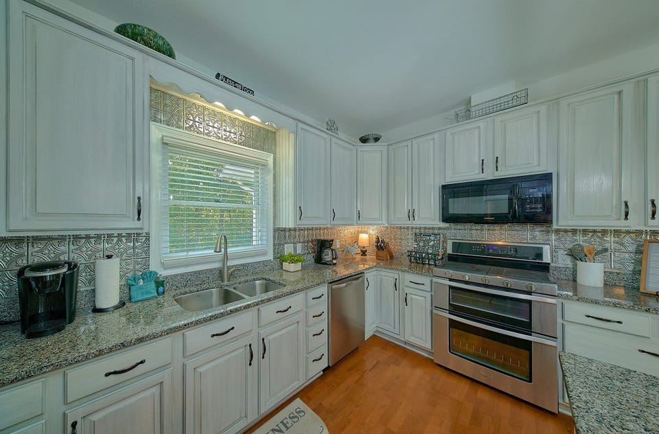 Fully Stocked kitchen in 5 bedroom cabin
