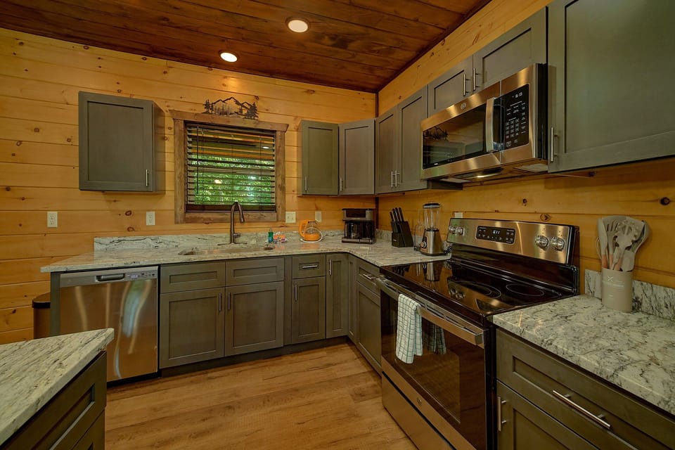 Large Fully Equipped Kitchen