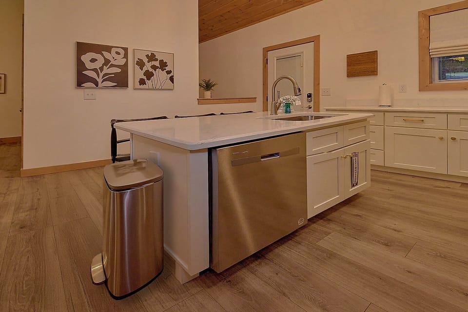 Sunrise Mountain Vista 3 Bedroom 3 Bath Cabin