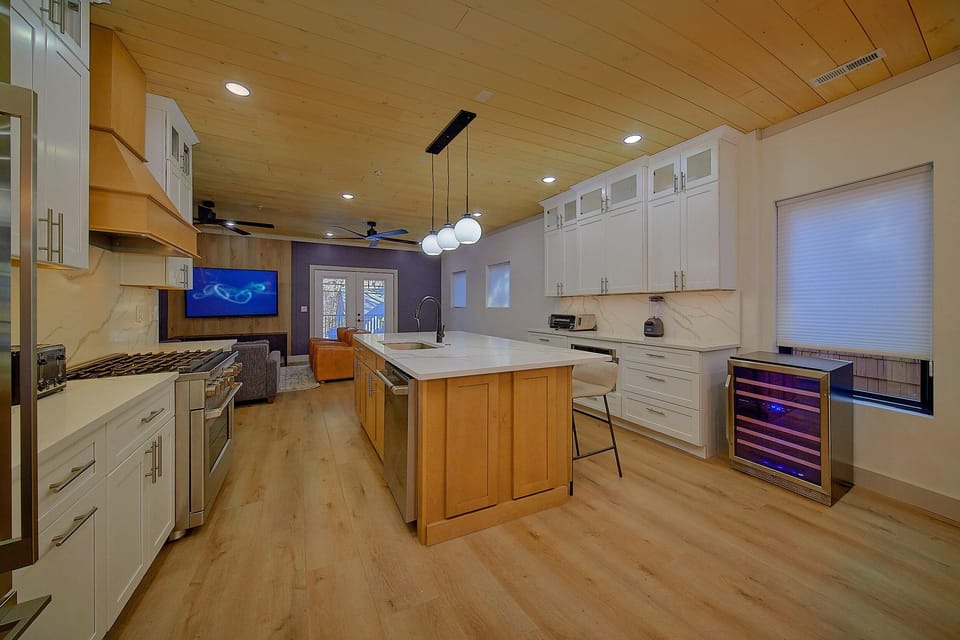 Gatlinburg cabin with luxurious kitchen
