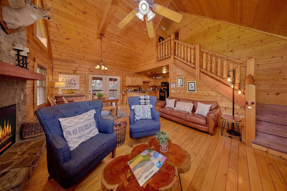 4 Bedroom Pigeon Forge Cabin with Flat Screen TV