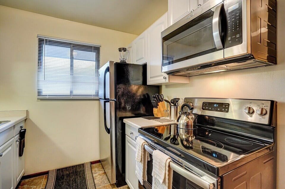 Enjoy the convenience and freedom of a full kitchen