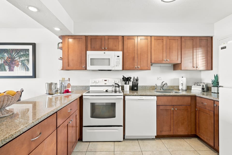 A fully equipped kitchen makes everything from breakfast to family dinner easy.