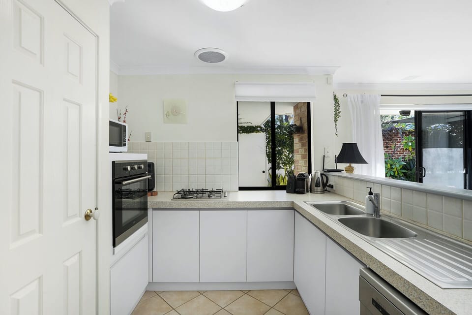 Full equipped kitchen 