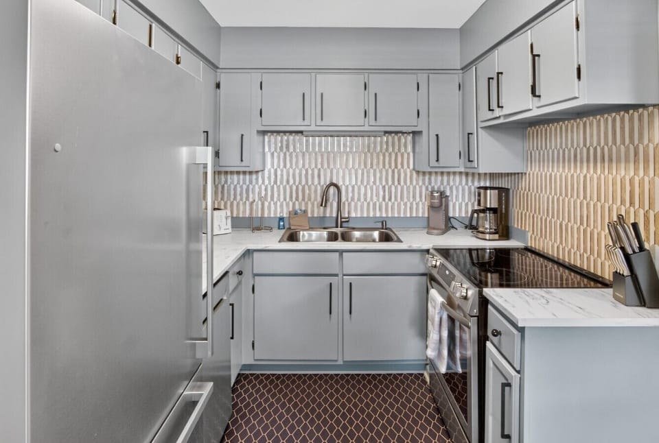 Kitchen | Electric Range | Coffee Station