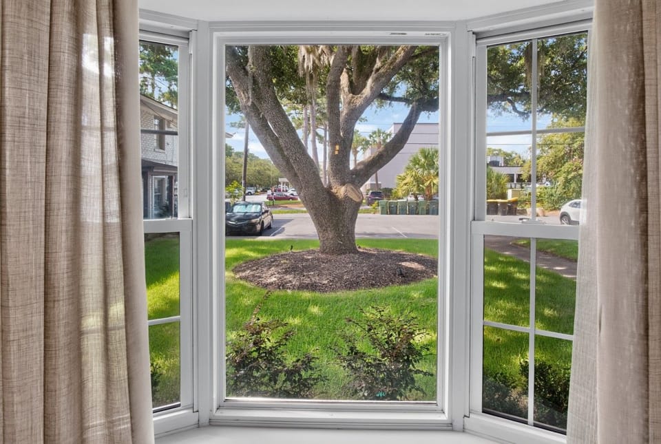 Living Room | Bay Window | Tree View