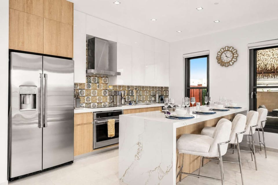 Sleek Chef's Kitchen