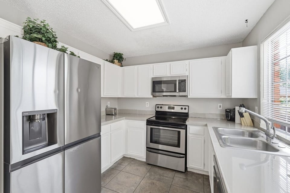 Fully equipped kitchen