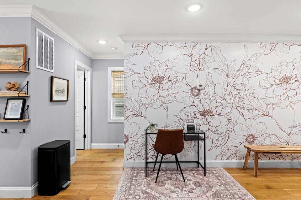 A quiet little corner when you need it. Settle in with your laptop, catch up on some work, or simply enjoy a peaceful spot to relax.
