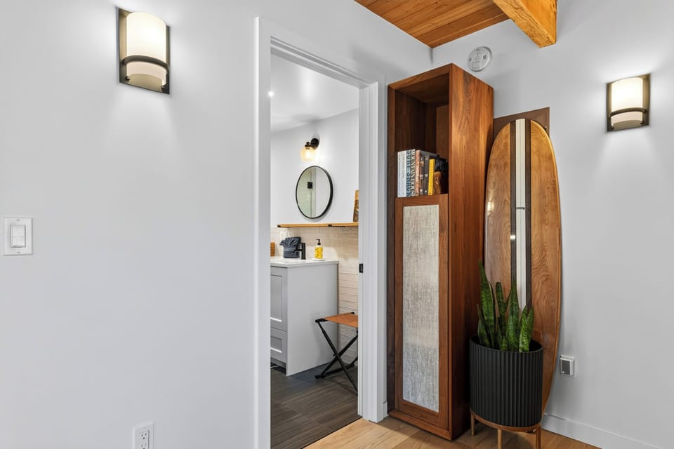 Bathroom 2's entrance.