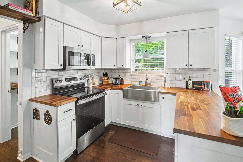 The open kitchen is well equipped for an unforgettable getaway​