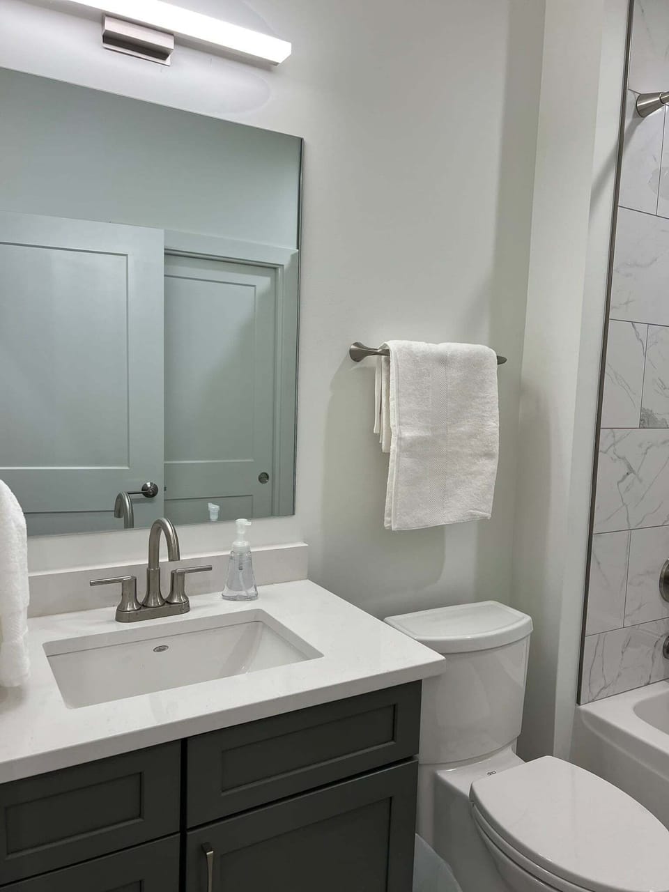 Sink, Sink Faucet, Bathtub, Person, Tub