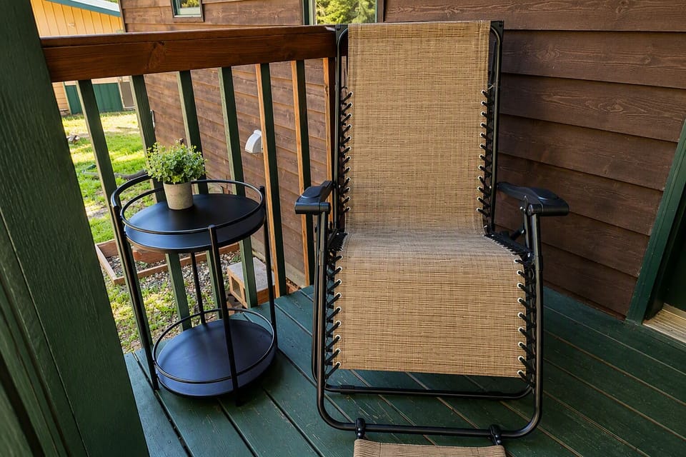 Entry Deck