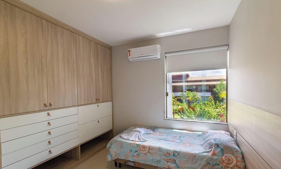 Photo of the whole room,Bedroom