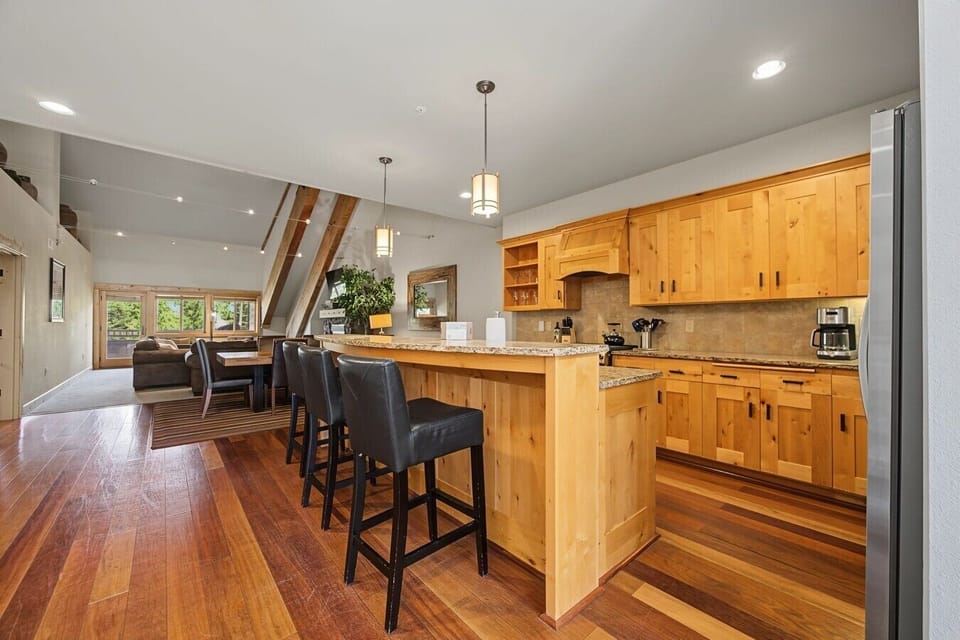 Kitchen to dinning and front room
