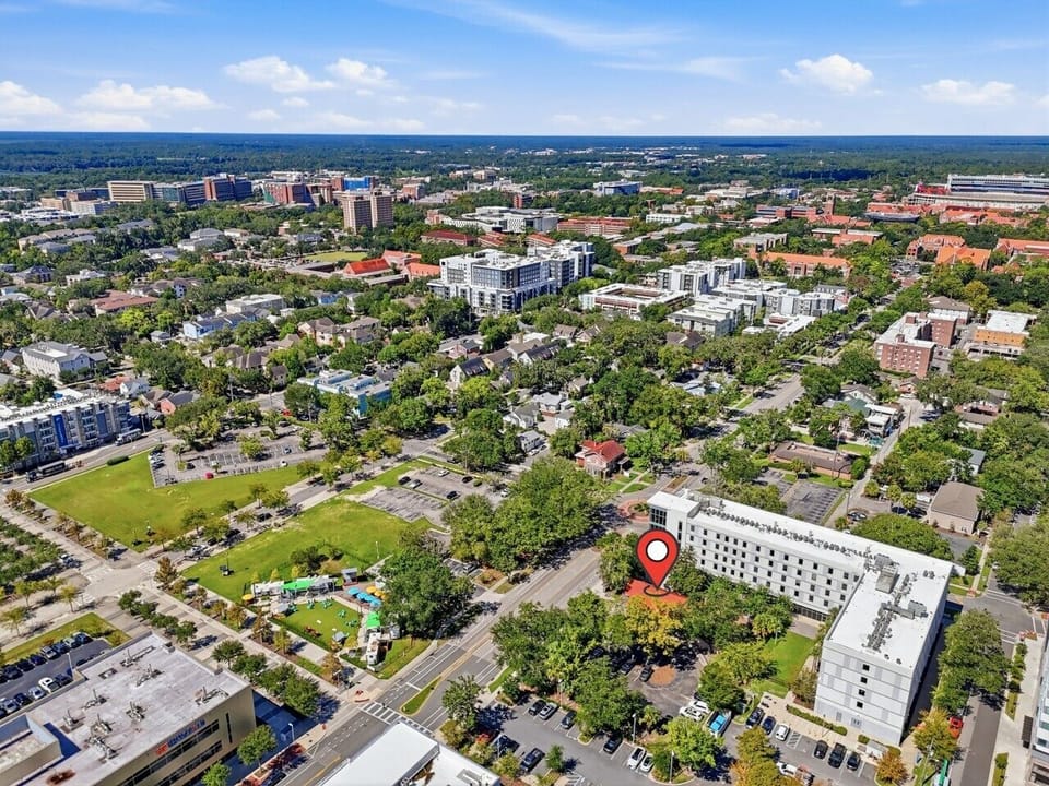 Located next to food park, downtown, and campus