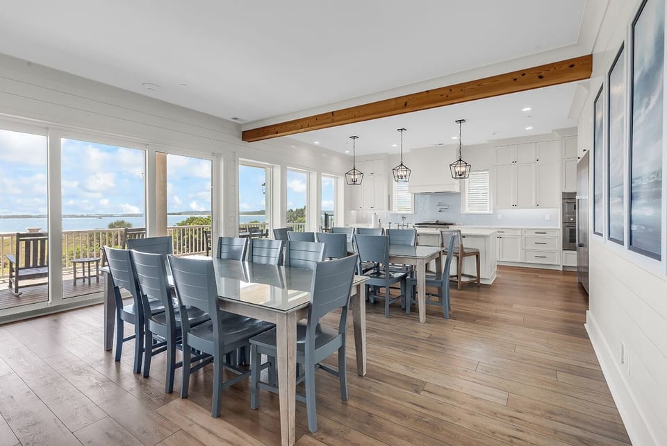 Main Level Dining