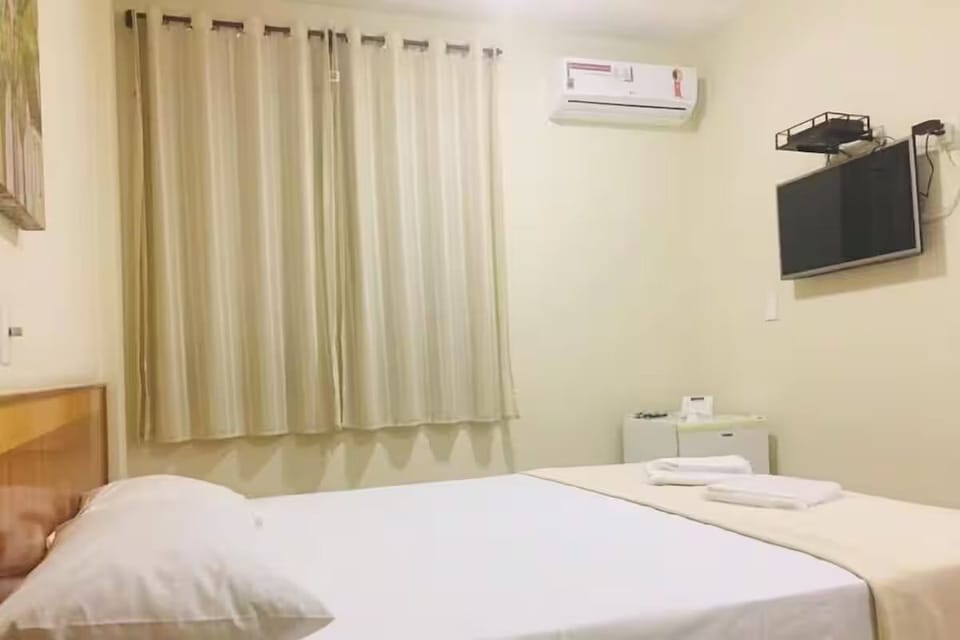 Bedroom. Interior and views may vary based on location and availability.