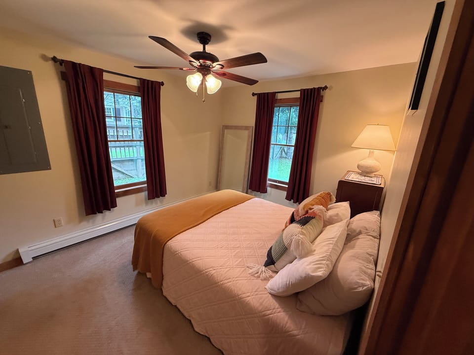 Full Bedroom
