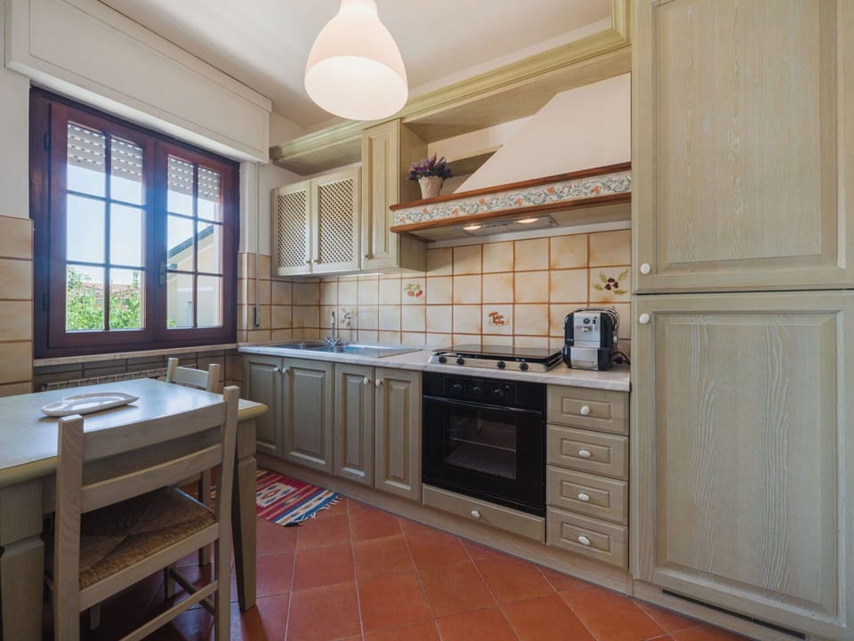 Kitchen, Cabinetry, Kitchen Appliance, Interior Design, Countertop, Flooring, Wood, Furniture, Ceiling, Major Appliance