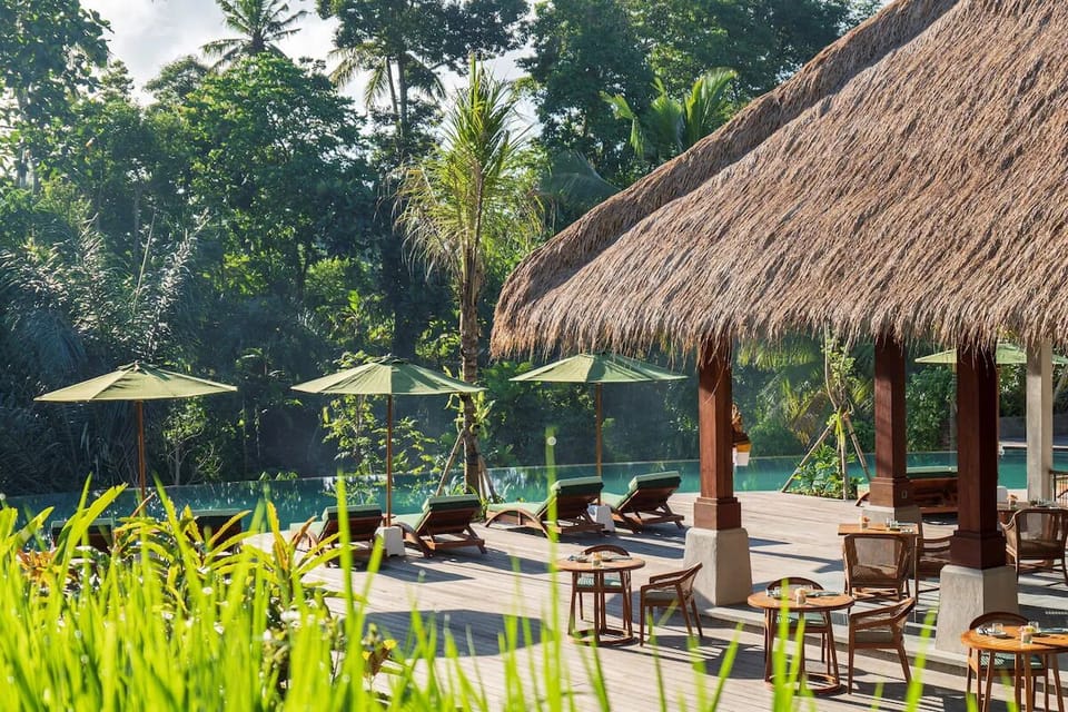 Pool side bar