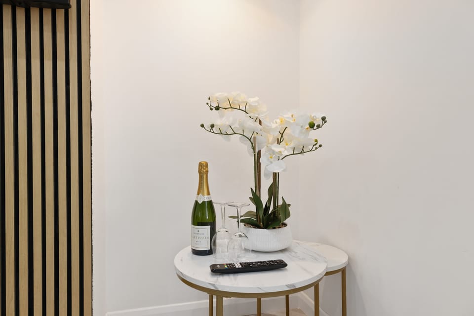 Small touches make a stay memorable. Pour a drink, settle in and enjoy a home thoughtfully prepared to feel welcoming from the moment you arrive.