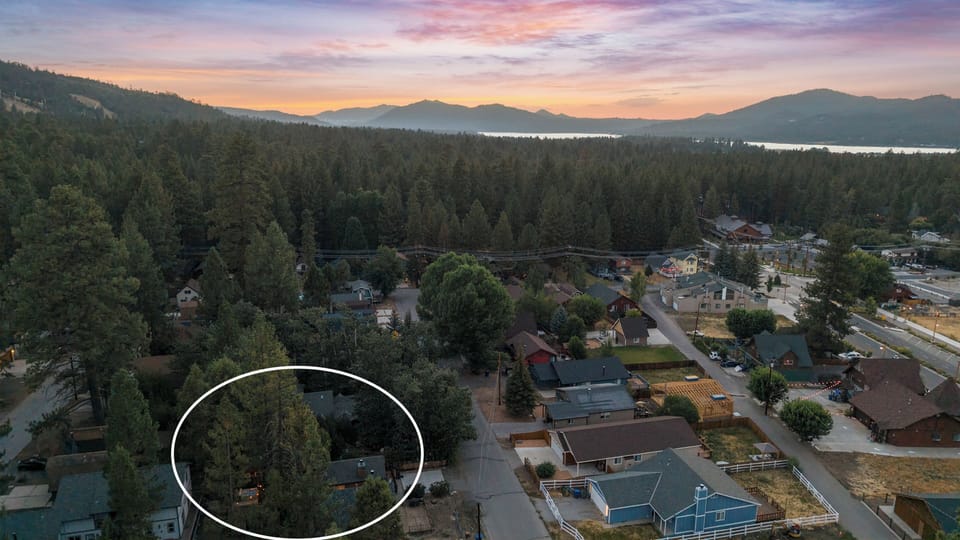 Easy access to nature, skiing, hiking, biking, golfing, or exploring the lake.