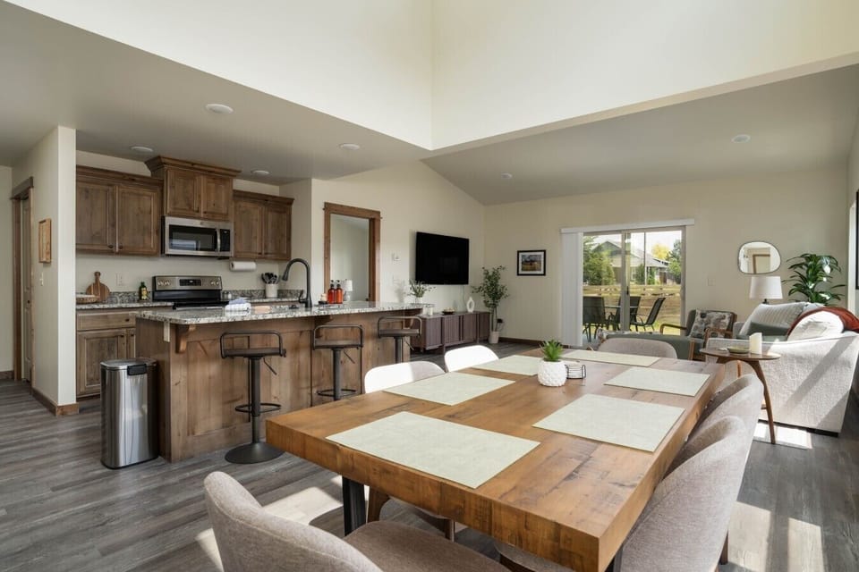 The perfect spot for family dinners and conversation.