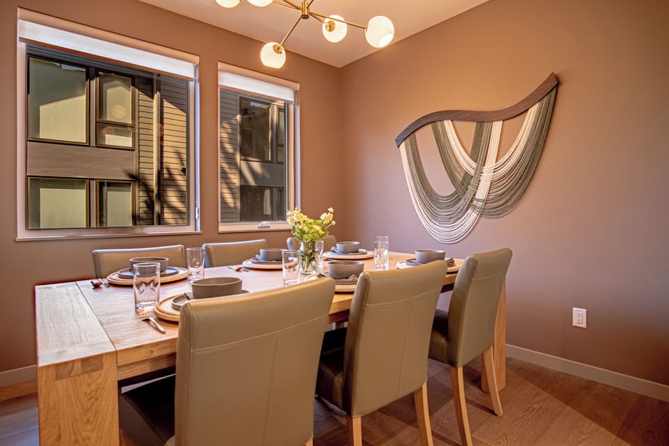 Dining room table for 6 people