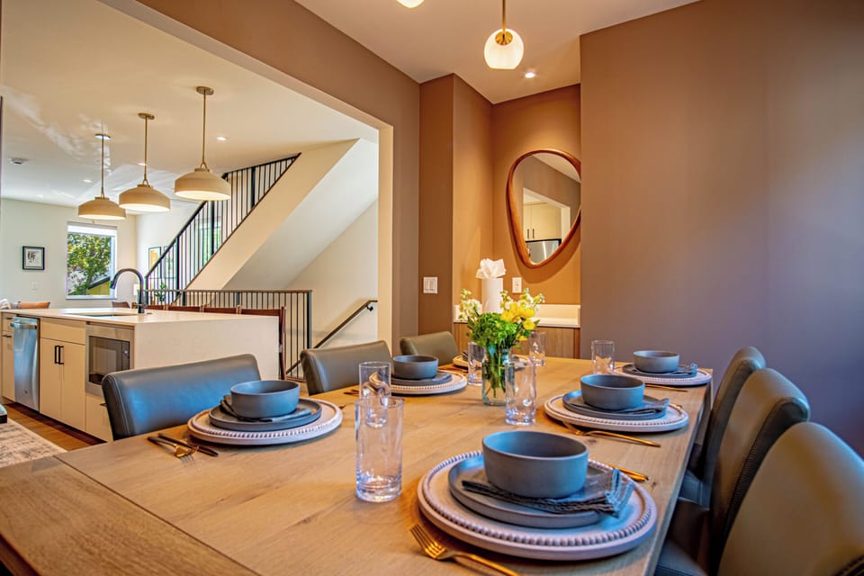 Dining room table for 6 people
