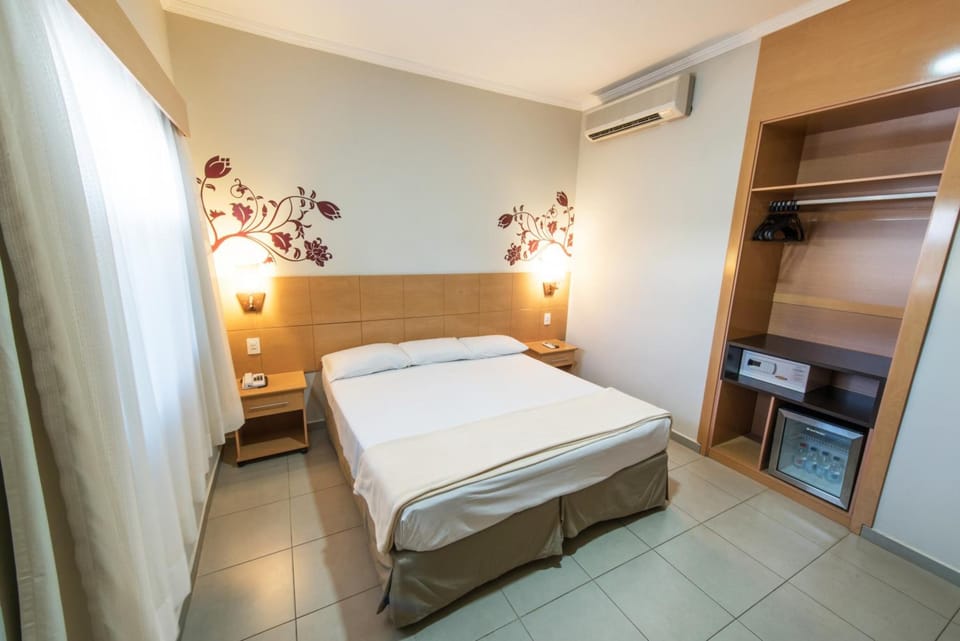 Bedroom. Interior and views may vary based on location and availability.