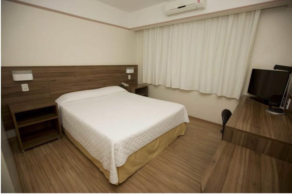 Bedroom. Interior and views may vary based on location and availability.