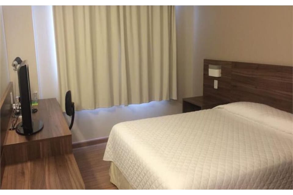Bedroom. Interior and views may vary based on location and availability.
