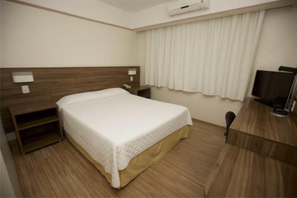 Bedroom. Interior and views may vary based on location and availability.
