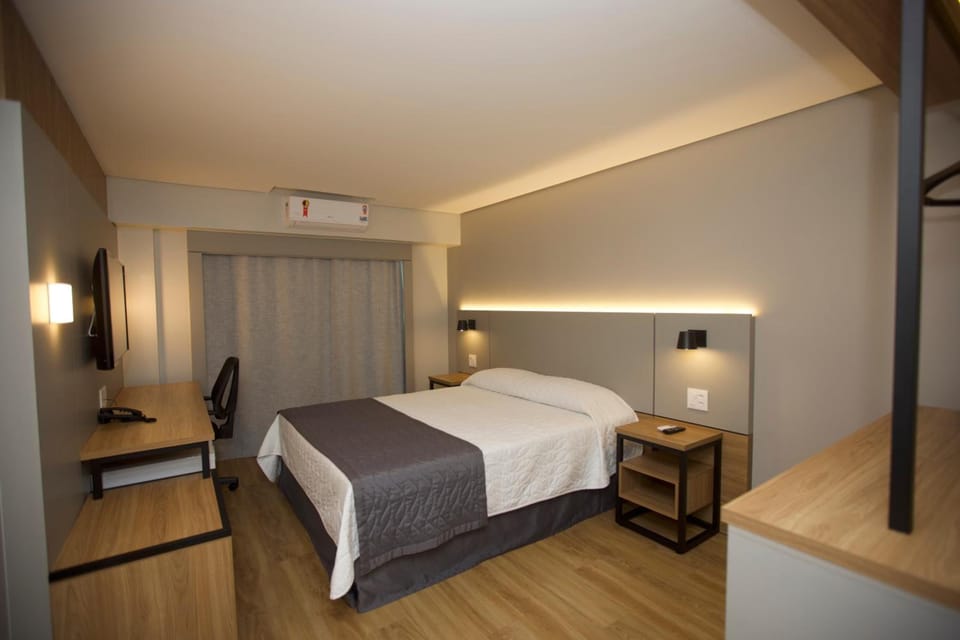 Bedroom. Interior and views may vary based on location and availability.