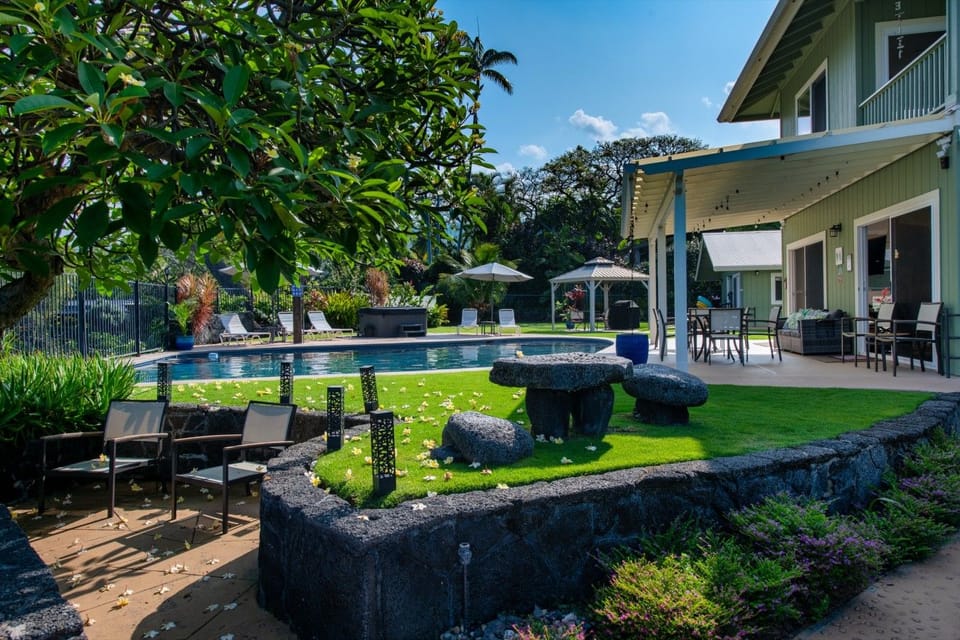 Oceanfront garden and poolside seating