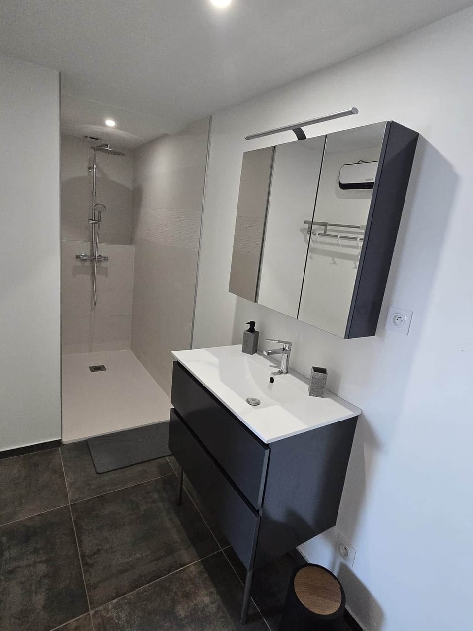 Salle de bain verte