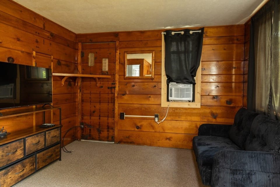 Cabin 4-2