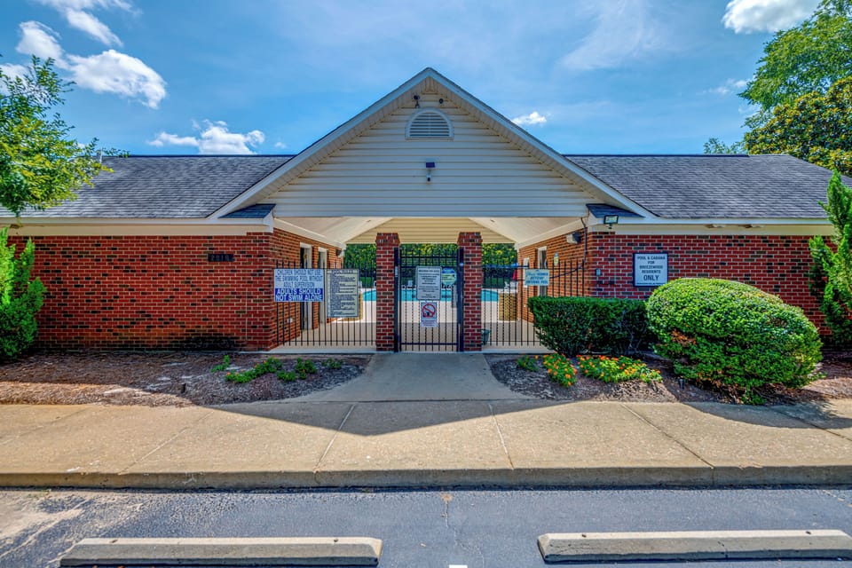 Breezewood | Community Outdoor Pool
