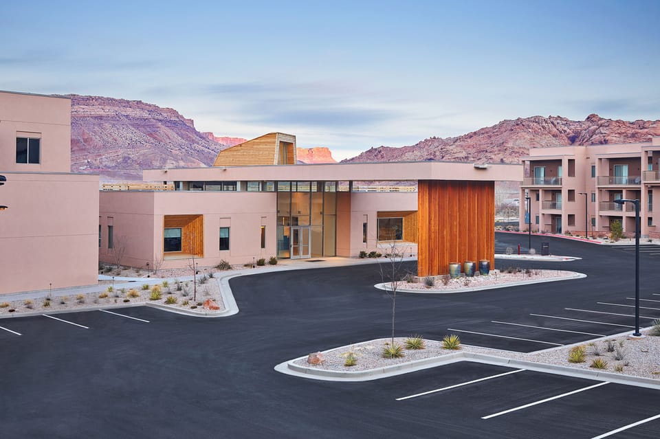 Exterior Moab WbW EX 011