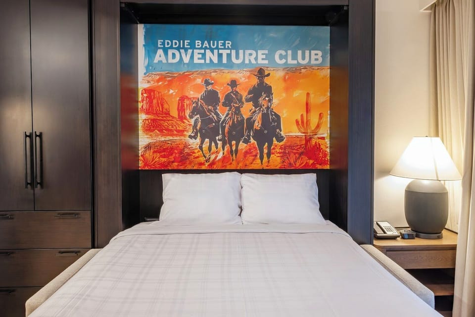 wid6cfJwEu2h526NAJ2tw_Studio-Suite-Murphy-Bed-2-Eddie-Bauer-Adventure-Club-Moab