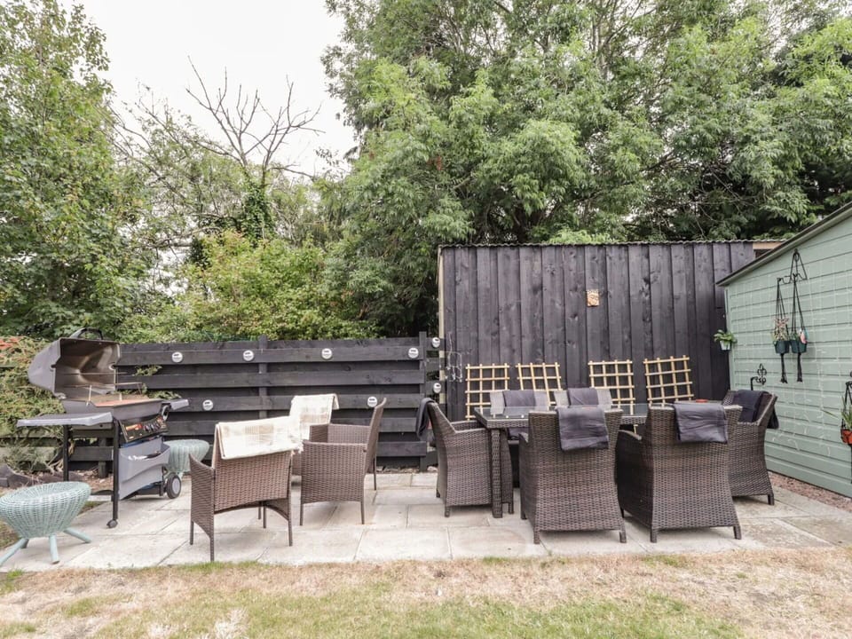 Furniture, Outdoor Furniture, Wood, Chair, Outdoor Table, Table, Garden, Backyard, Shade, Flowerpot