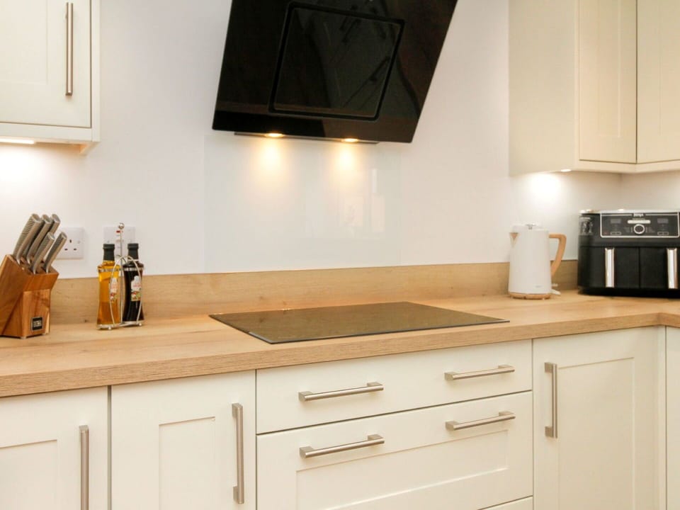 Kitchen, Kitchen Appliance, Countertop, Home Appliance, Major Appliance, Cabinetry, Kitchen Stove, Stove, Gas Stove