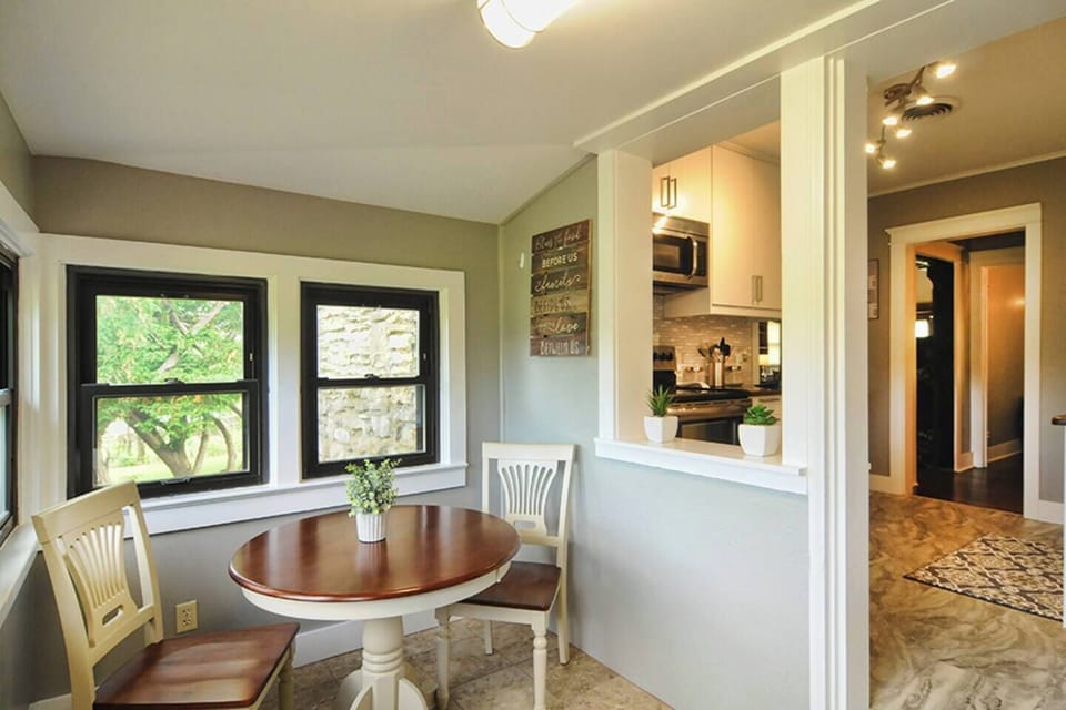Breakfast nook
