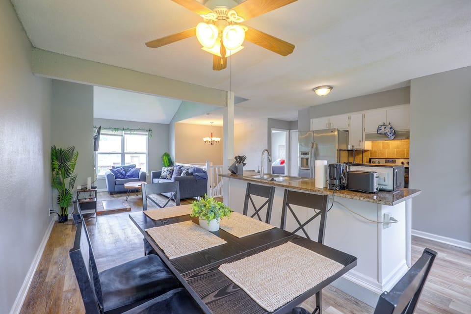 Kitchen & Dining Area