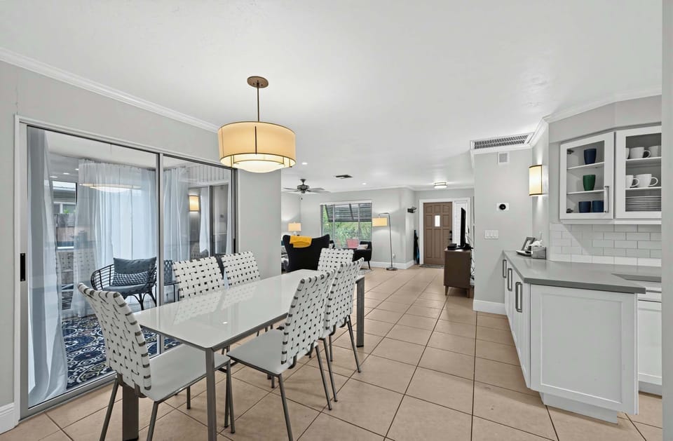 Bright dining area with comfortable seating and an open layout.