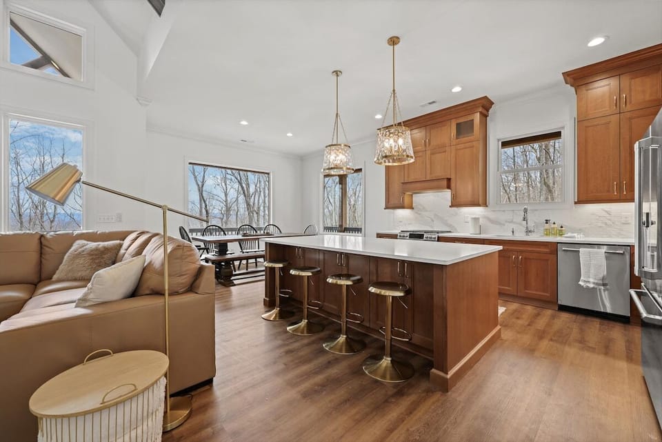 fully stocked kitchen