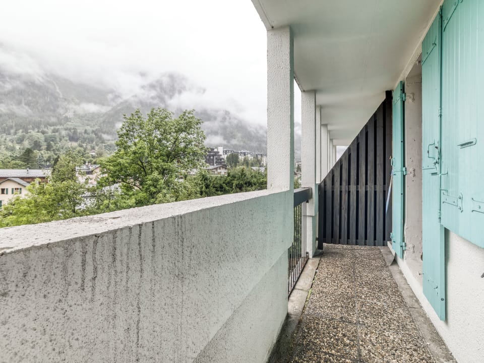 2nd balcony